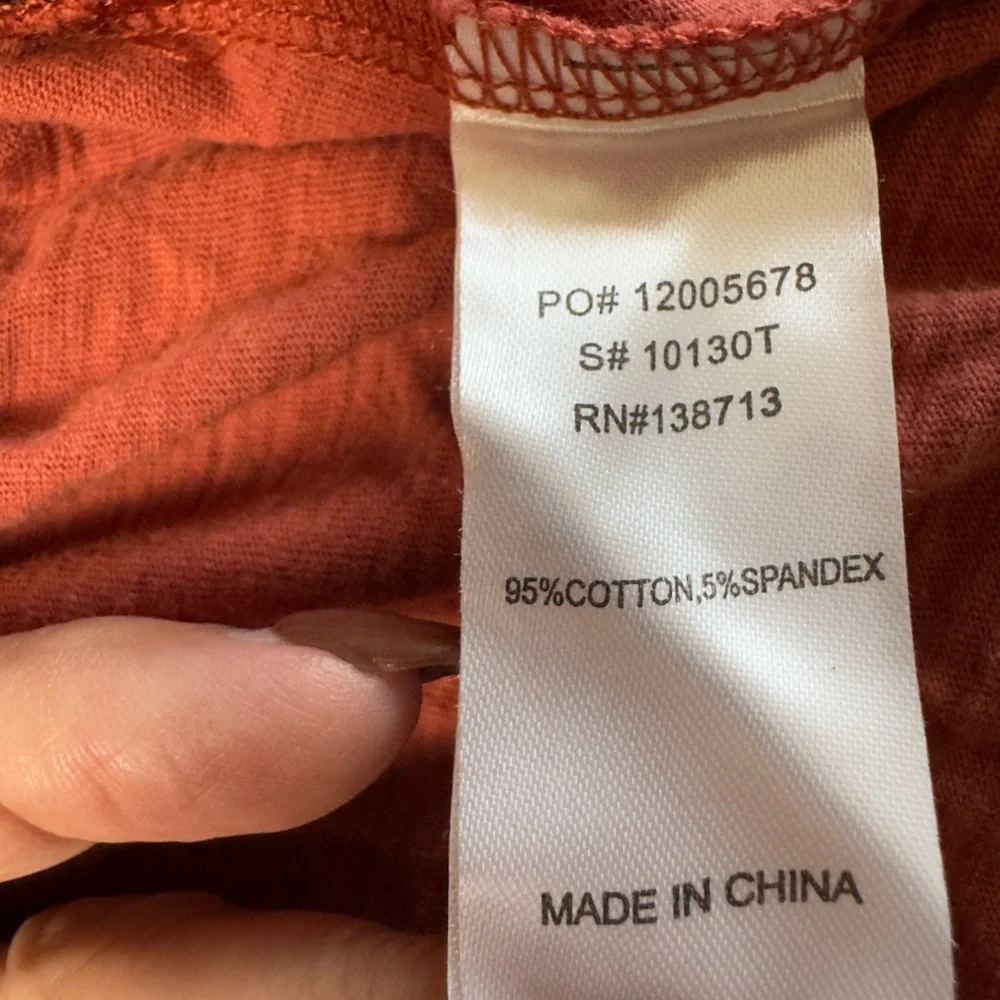 Doe & Rae Boutique Rust Cold Shoulder Top Boho Festival Stretch Tee Size M NWT - Picture 7 of 7